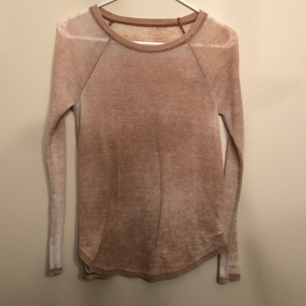 Peachy/tanish American Eagle long sleeve shirt